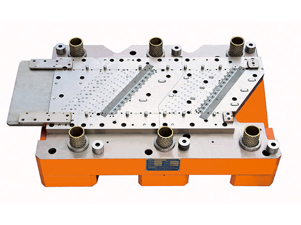 长条卷绕铁芯级进模-HD086X